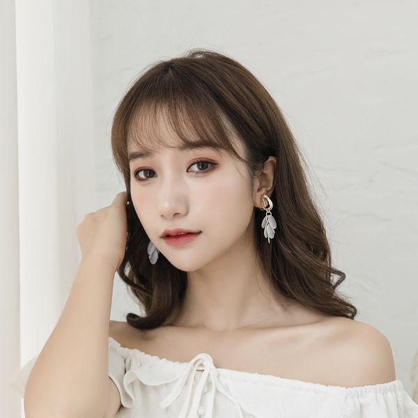 

2019 new retro sequin pendant without pierced ear clips dongdaemun acrylic sequins literary wild earrings, Silver