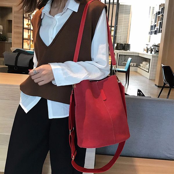 

messenger bag women bucket shoulder bag large capacity vintage matte pu leather lady handbag luxury designer shopping