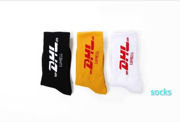 

2020 travis scott mens fashion socks casual cotton breathable with 2 colors skateboard couple hip hop socks printed for male lr200443, Black