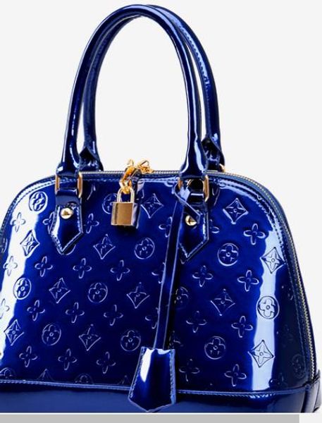 

2017 fitness bag large capacity waterproof travel bag new ladies handbag.