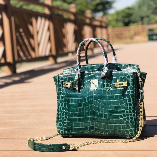 

package crocodile grain blackish green cowhide superior quality genuine leather woman package hand bill of lading shoulder satchel