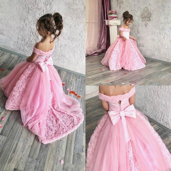 2019 Rosa Off Ombro Flor Girl Dresses para Wedding Lace Floral Applique Girls Concurso com Bow Kids Birthday Prom Dress