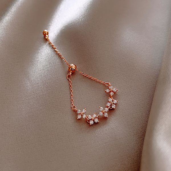 

2020 korean new design fashion jewelry exquisite copper inlaid zircon flower ring chain adjustable size female elegant ring, Golden;silver