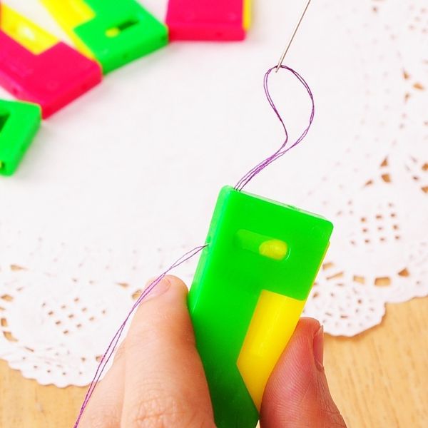 

пластиковые автоматические иглы нитевдеватель поток руководство иглы устройства удобный и простой в использовании для гаджетов семьи старейш