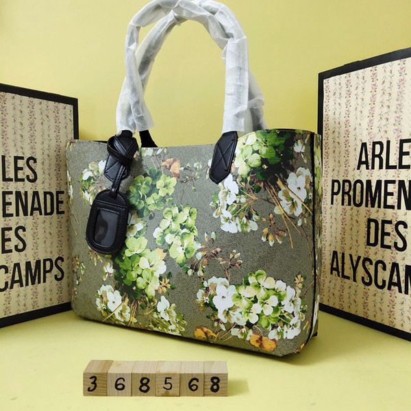 

classic fashion luxury women's handbag comfortable practical generous women's canvas large and small shopping bag mother bag 119