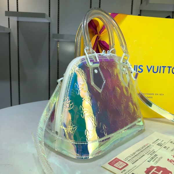 

2019 new youth vitality elegant connotation rainbow shell metal letters pvc material 25*19*12 exclusive style m53152