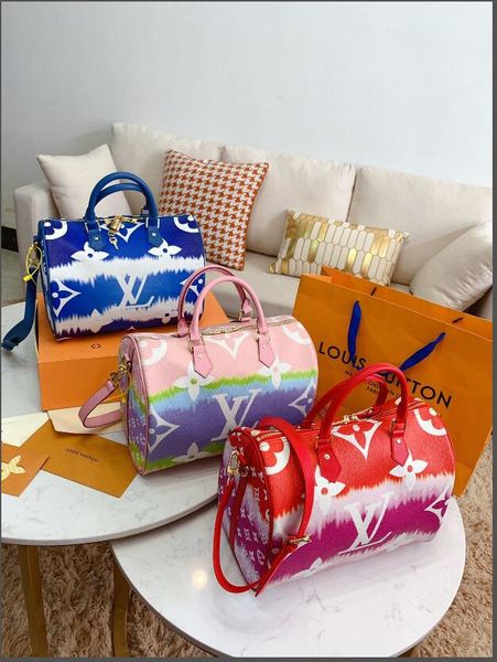 

2020 fashion luxury ladies color semicircular pillow bag messenger bag hand bag lady fashion wild backpack wallet