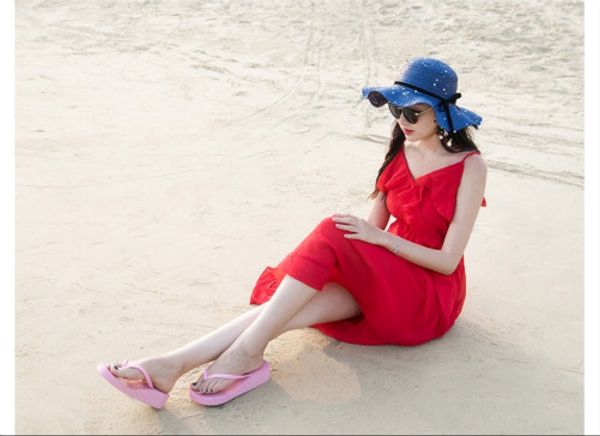 

2019 women's new online red hundred catch people's flip-flops summer thick bottom slope and fashion outside wearing drag beach sho, Black