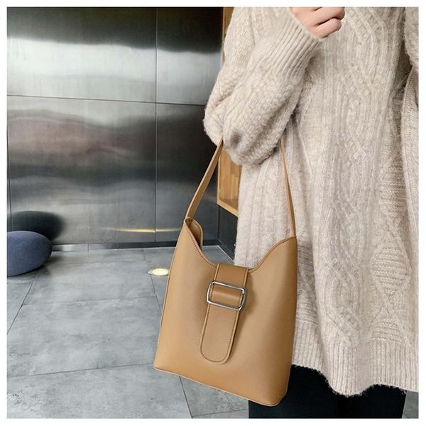 

2020 new ladies bucket bag korean fashion casual simple solid color retro large capacity single shoulder messenger bag women's