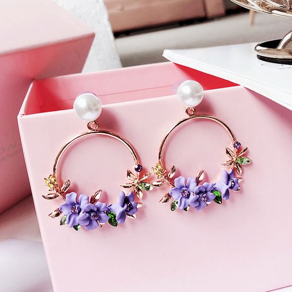 

sweet and elegant circle flower earrings female fashion simulation pearl rhinestone terry ladies earrings, Golden;silver