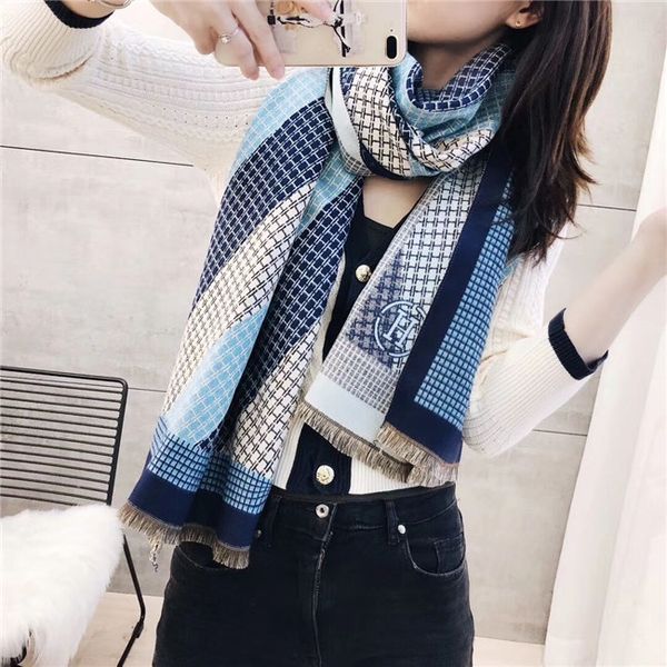 

the wool scarf of qiu dong female is soft and warm qiu dong scarf does not break elegant female hull om, Blue;gray