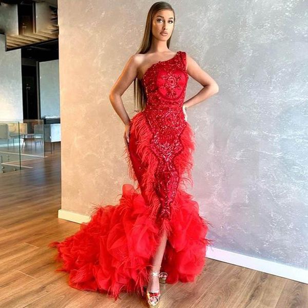 

modest red one shoulder feather mermaid evening dresses beaded ruffles organza skirt front slit party gown robe de soiree, Black;red