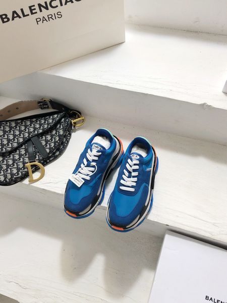 

2020 new aw couple high-quality thick bottom sports casual couple air cushion casual sports shoes