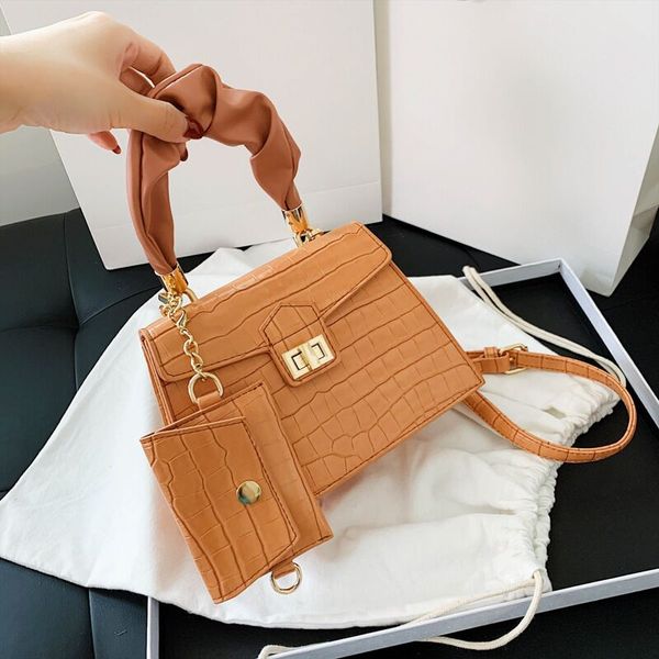 

2020 new trendy messenger bag niche texture fashion wild lady leather bag ins portable small square bag wallet handbag