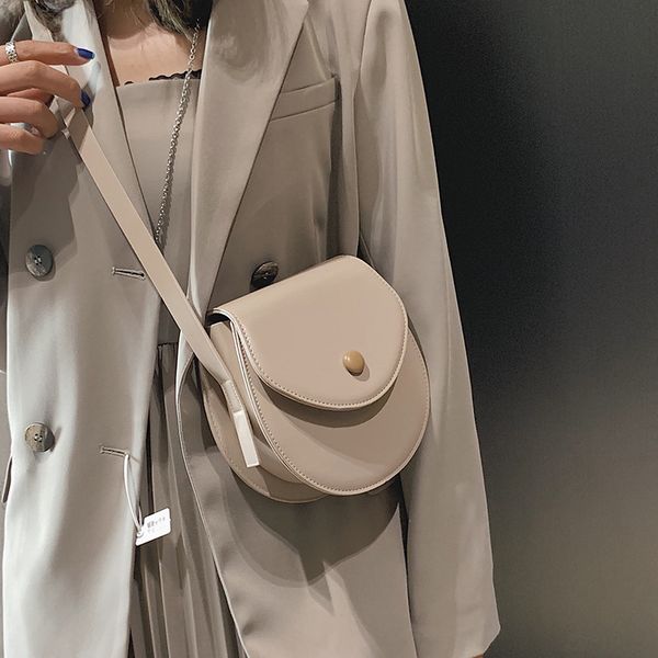 

2020 new shoulder bag women's casual fashion korean version of the crossbody bag retro simple solid color saddle