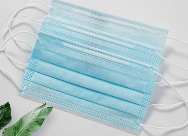 

disposable mask, three-layer, thickened dust-proof protective mask, melt blown non-woven fabric, breathable children, 500 in stock