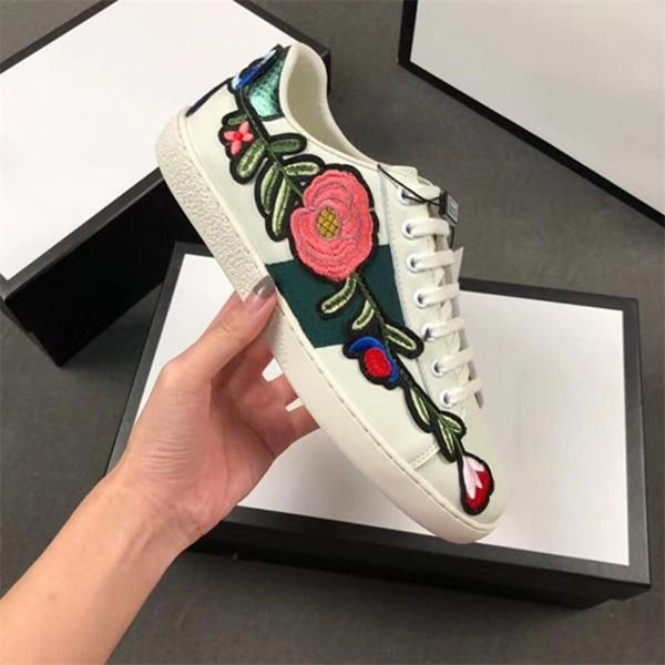 

2019 designer shoes ace shoes black white casual sneakers eather bee embroidery rhinestone shoes men women genuine leather sneakers