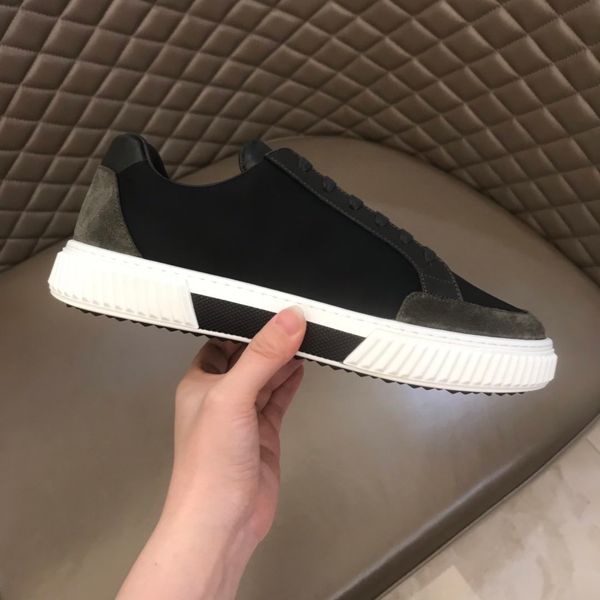 

2020 r suede and nylon sneakers fashion trend outdoor running shoes comfortable and breathable sports overall lightweight casual
