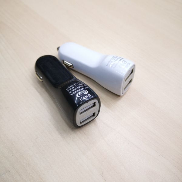 Adattatore per caricabatteria per auto Dual USB universale da tasca a 2 porte Mini Caricabatteria per auto 5V 2.1A + 1A per telefoni cellulari Tablet PC