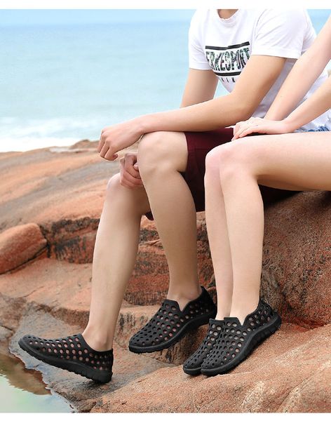 

new 2019 summer lovers shoes men beach sandals hollow slippers men flip flops light sandalias outdoor summer unisex, Black