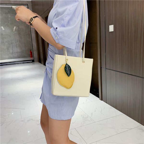 

2020 new ladies shoulder bag, fashionable and versatile, hit color, large capacity pu ladies hand tote bag