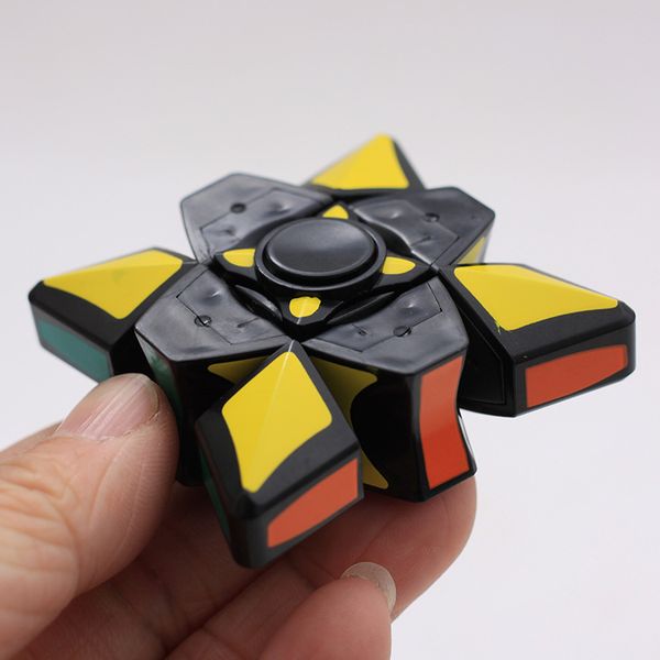 fidget spinner and fidget cube