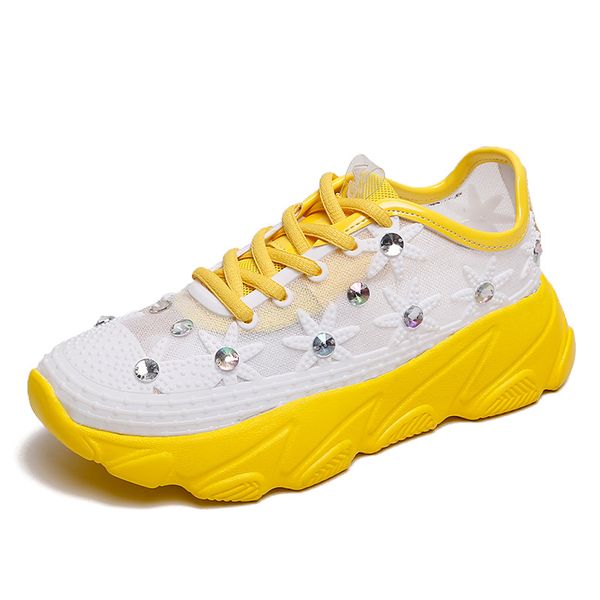 Acquista Pizzo Scarpe Da Ginnastica Bianche Con La Piattaforma Scarpe Di Strass Colorati Sneakers Donna Primavera Estate Nuovo Fiore Dolce Donne Traspirante Scarpe Da Tennis A 34,81 € Dal Tideshoes16888 | DHgate.Com