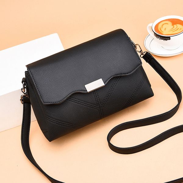 

ladies shoulder bag messenger bag small women's new fashion cover middle-aged women's