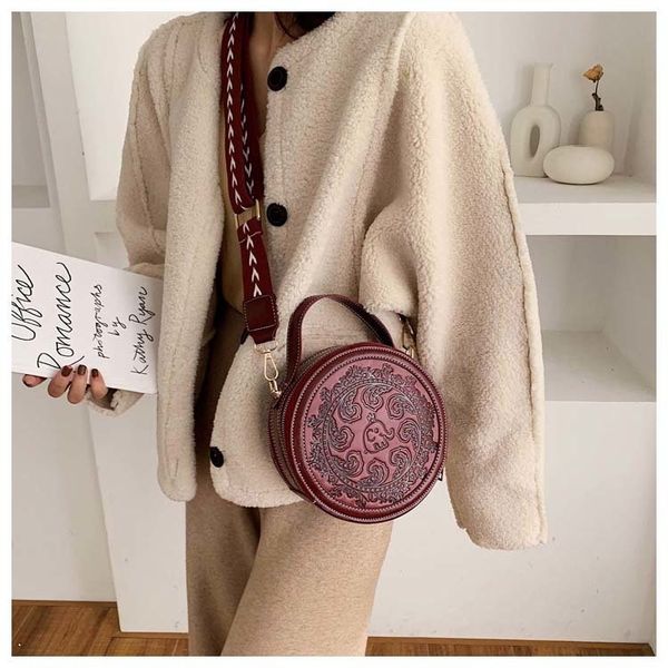 

2019 new fashion design super good hardware broadband single shoulder messenger bag pu material leather