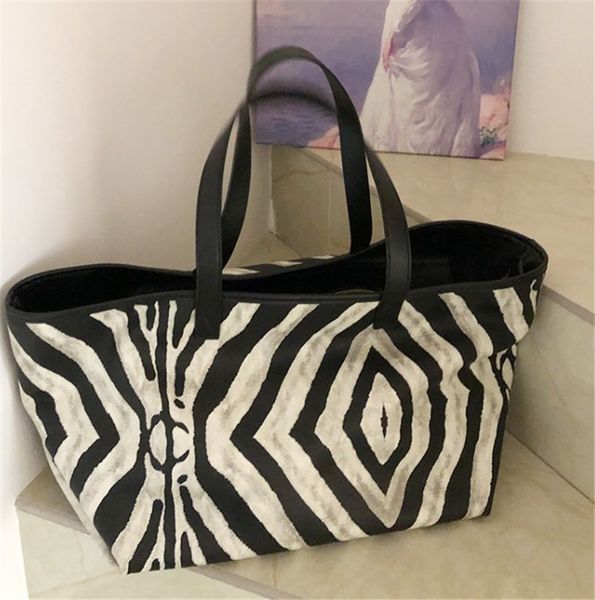 

designer handbag zebra pattern portable new women's bag in large capacity travel single shoulder fashion versatile tote bag 3