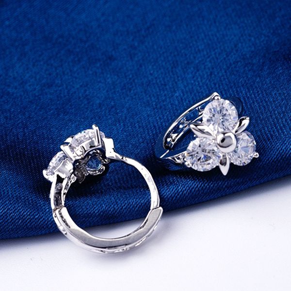 

yunkingdom new fashion clear crystal cz small hoop earrings for women white gold color flower jewelry wholesale x0215, Golden;silver