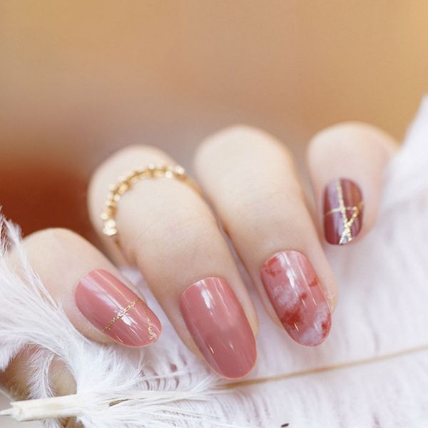 Acheter Base élégante De Haricot Faux Ongles Poudre Dor Longue Ovale Artificielle Faux Ongles Faux Avec Autocollant De Colle Pour Office Home Party