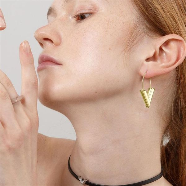 

треугольник v-образный обруч серьги женские геометрические начальная буква v форма мотаться серьги для женщин девушки ювелирные изделия рожд, Golden;silver