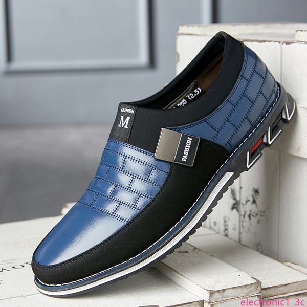 

men's leather 2019 new men's shoes breathable sets of feet across the foot a pedal extra large size men's shoes, Black;green