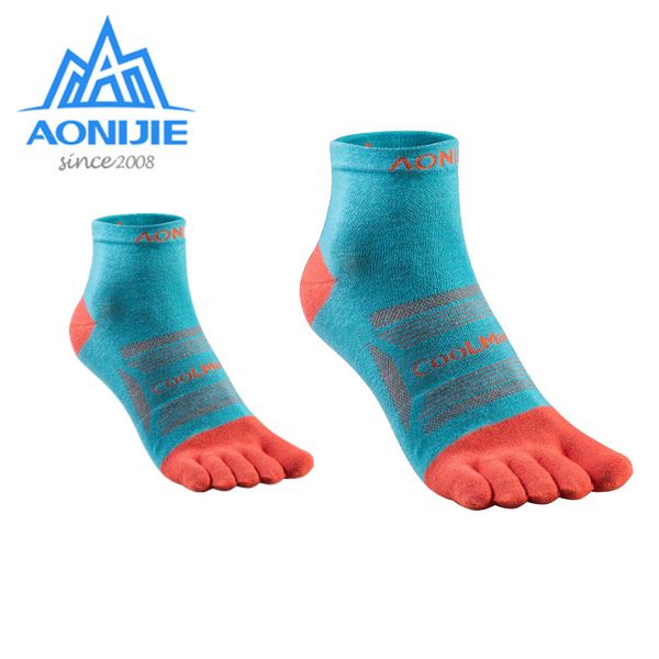 

aonijie 3 pairs sports five toe socks men women coolmax athletic socks no blister arch support for running marathon basketball, Black
