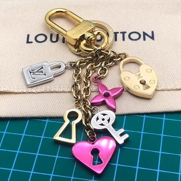 

Correias e penduricalhos para celular candy28