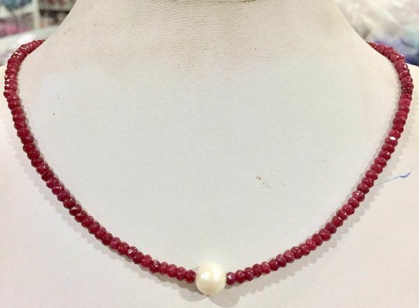Collana sfaccettata di giada rossa fatta a mano da 9-10 mm con perle d'acqua dolce bianche 2x4 mm lunga 45 cm 2 pezzi / lotto