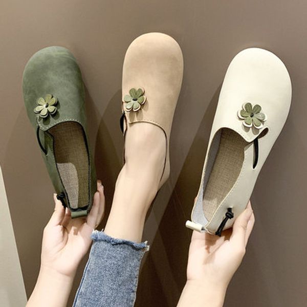 

round head single shoes women 2020 spring new retro literary flowers peas shoes shallow mouth flat tide, Black