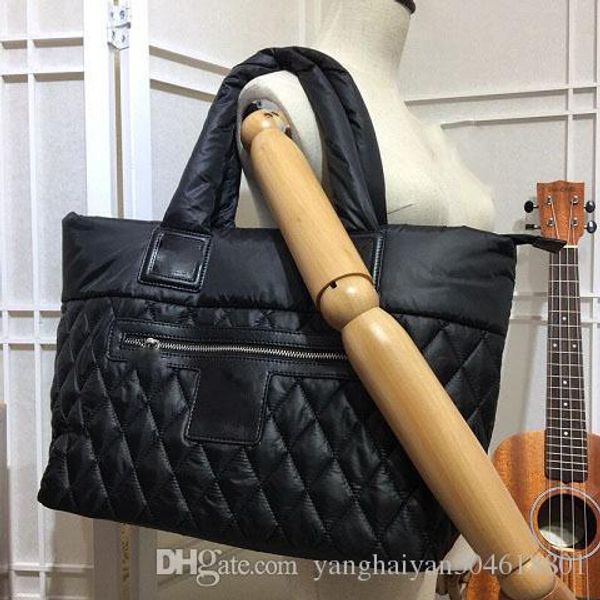 

pet bag shopping bag portable wear resistant material as a french family box hand bag maker founded the french family box maker loyal to the