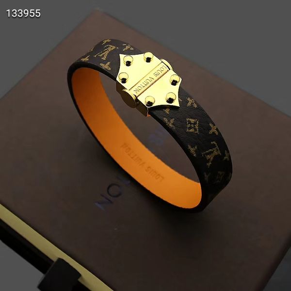

fashion brand genuine leather bracelets v shape designer for men and women bracelets leather letter pattern bracelet jewelry, Golden;silver