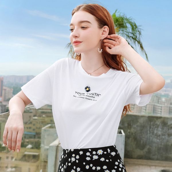 

2020 summer new women's loose little daisy short-sleeved t-shirt sleeve head white hundred-set knitted top