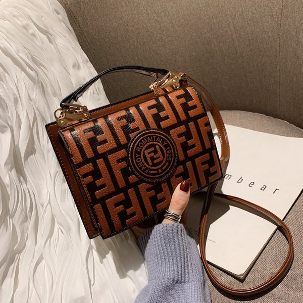 

ins fashion super bag woman 2019 new fashion retro shoulder slanted handbag