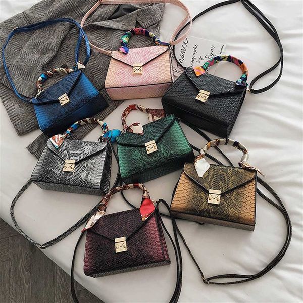 

women serpentine messenger bag small square bag 2019 new women's snake pattern portable fashion shoulder messenger bags
