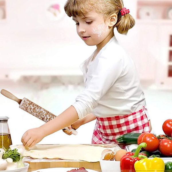 

new dog christmas deer embossed wooden roller for baking biscuits noodles fondant cake dough roller with patterned snowflake