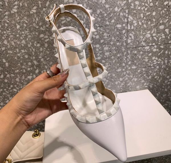 

2019 покроя дизайнер леди модный бренд женская мода шипованных шипами носок ремешками на высоких каблуках невесты свадебные туфли обувь в то, Black