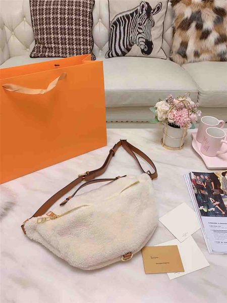 

luxury designer waist bag women designer waist bag inclined shoulder bag lamb hair satchel plush fashion new autumn and winte