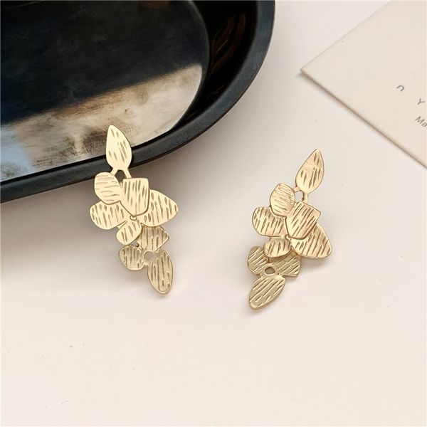 

южная корея темперамент джокер контракт мода личности металла холодный ветер серьги-гвоздики, старший французский серьги женский, Golden;silver