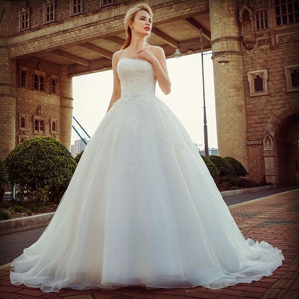 

скользящие белые свадебные платья осень простой код кружева аппликация ногтей beadbback ремень mopping фасонной пляж свадебные платья, White