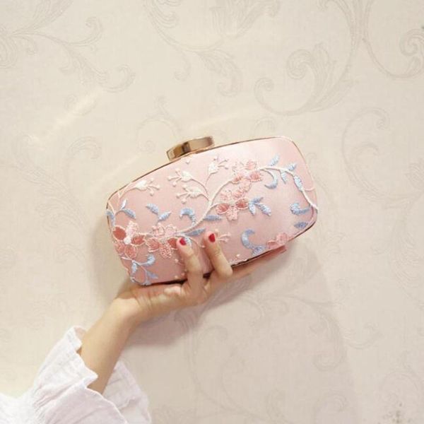 

2020 new fashion women handmade lace flowers evening bags mini wedding day clutches dinner bags luxury chains day clutch purse