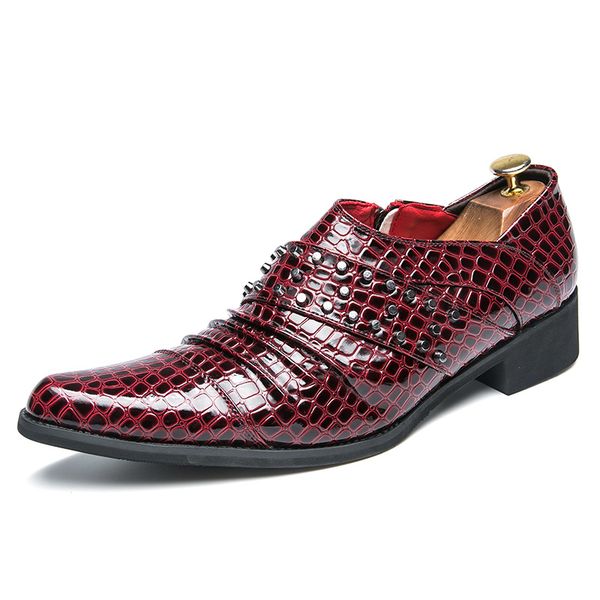 

new fashion men wedding party nightclub dress patent leather rivets shoes pointed toe oxfords shoe slip-on lazy driving loafers, Black